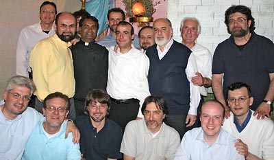 Le Père Nathan avec les moines Ramia