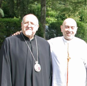 Mons. Joseph Zerey avec Swami Roberto dans l'Ashram d'Anima Universale