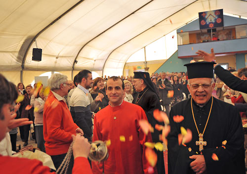 Mons. Fogliazza e Mons. Alessandrini nel Palatenda di Anima Universale Mons. Fogliazza e Mons. Alessandrini nel Palatenda di Anima Universale
