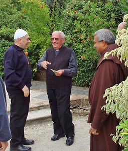 Swami Roberto con Don Pierino Gelmini e Padre Bernard