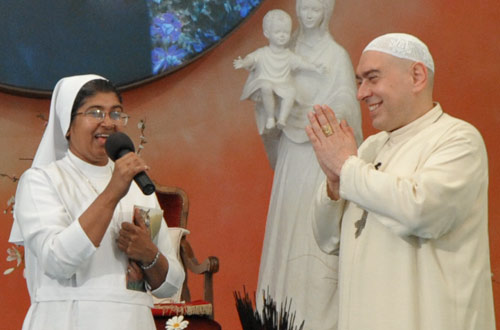 Suor Sheela con Swami Roberto