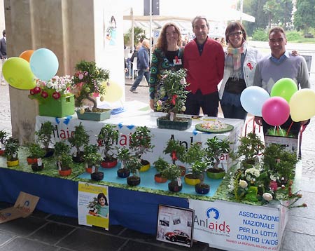 Volontari di Anima Universale per BONSAI ANLAIDS