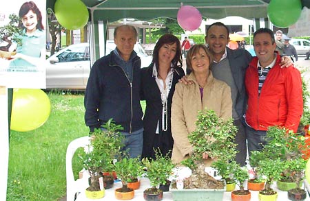 Volontari di Anima Universale per BONSAI ANLAIDS