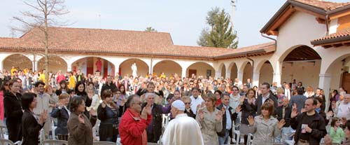 Inauguration du cloître au monastère d'Anima Universale