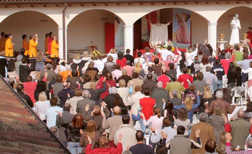 Inauguration du cloître au monastère d'Anima Universale