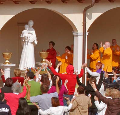 Inauguration du cloître au monastère d'Anima Universale