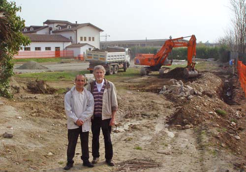 Le chantier pour la construction du temple Le chantier pour la construction du temple