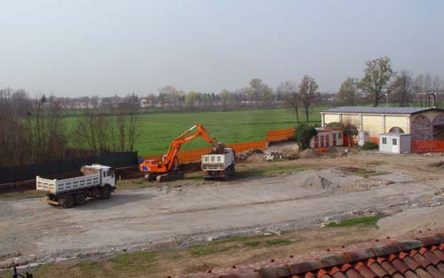 Le chantier pour la construction du temple Le chantier pour la construction du temple